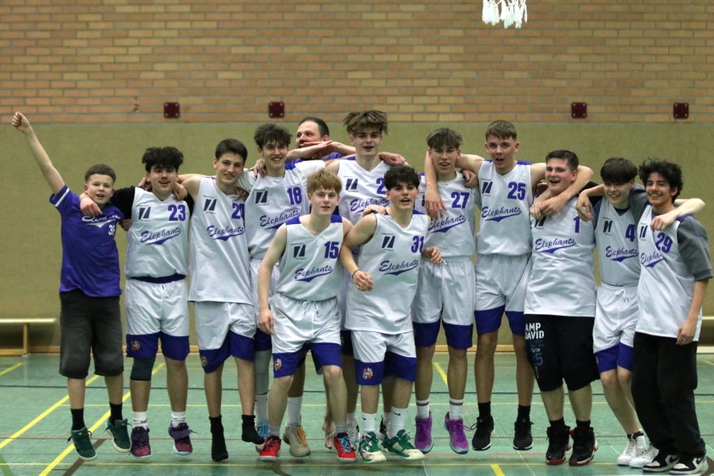 U16