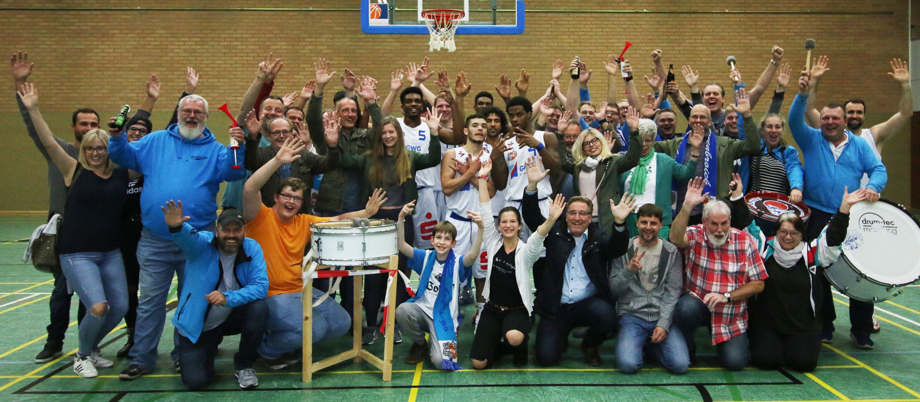 Elephants mit Fans beim WBV Pokal 11.10.2017